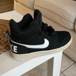 Nike high top 7.5 women black